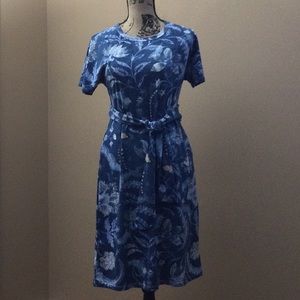 New LuLaRoe floral Marly pockets & sash size Small